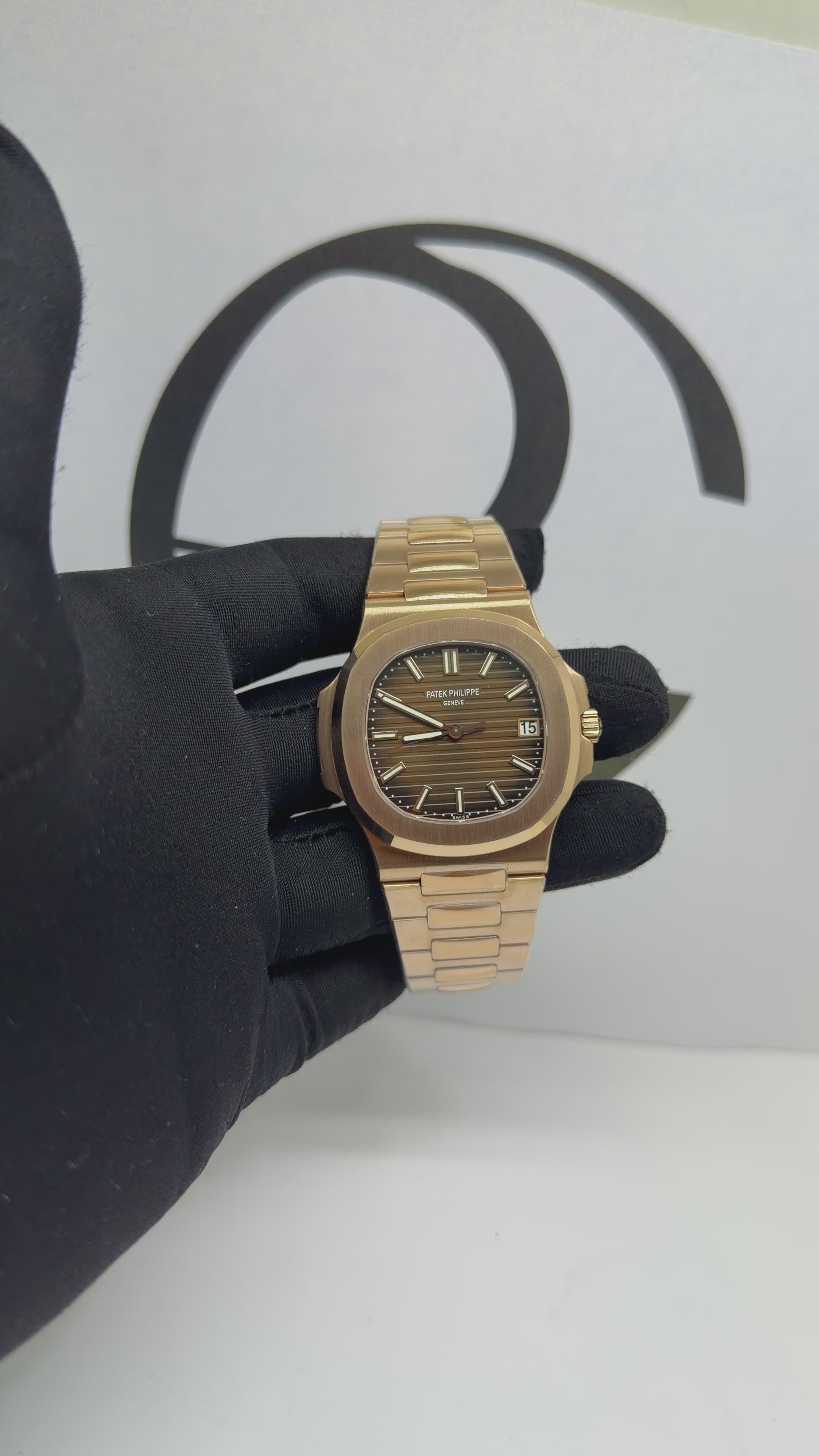 Patek Philippe Nautilus 5711/1R-001 Rose gold Brown